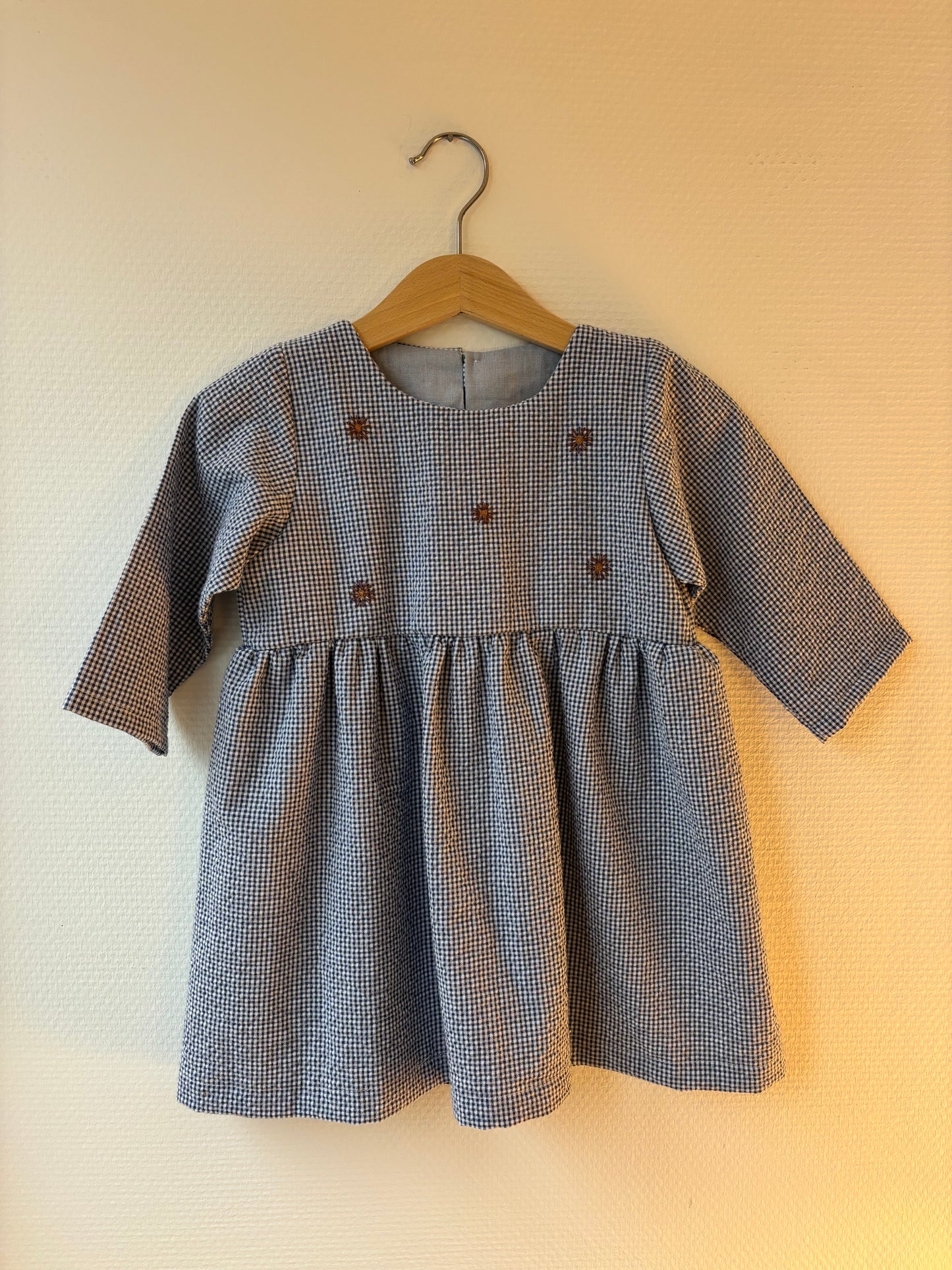 Ternet kjole - str. 92