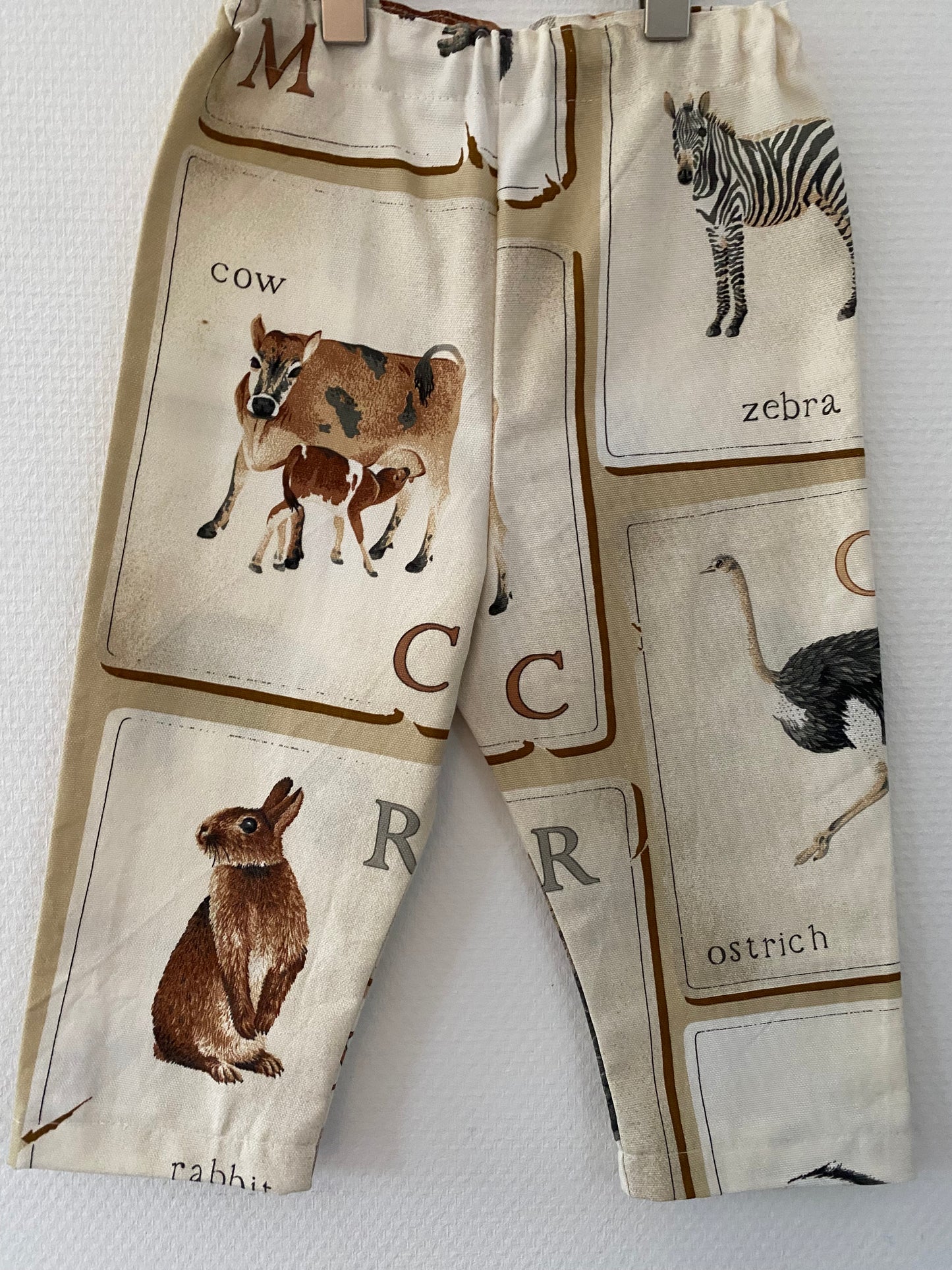 Bukser med dyremotiv