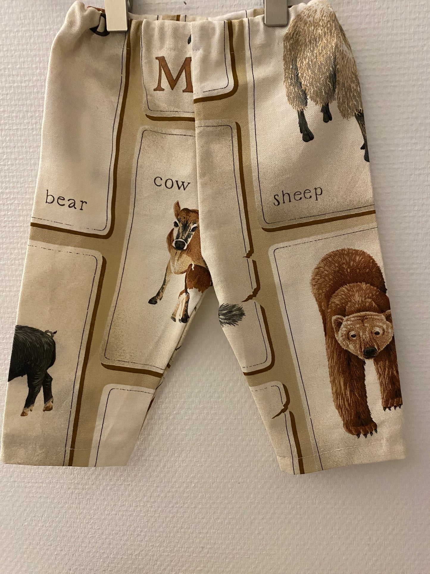 Bukser med dyremotiv