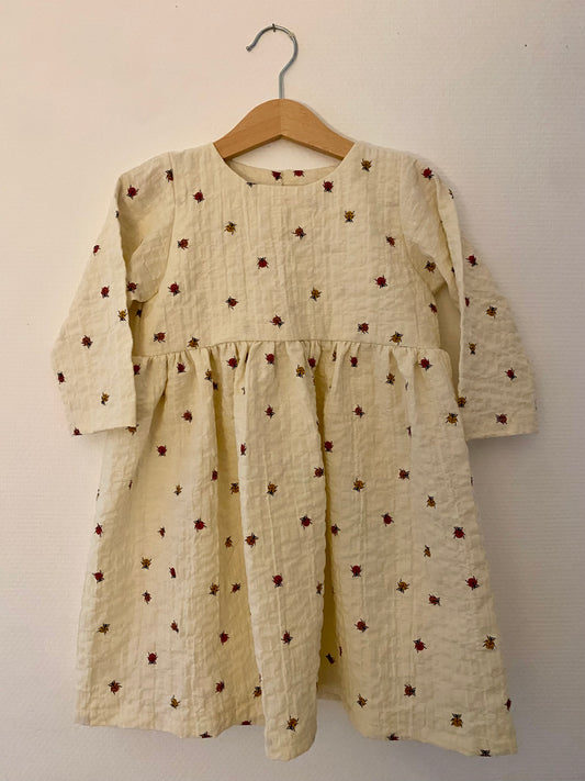 Kjole med mariehøns - str. 92 - 98