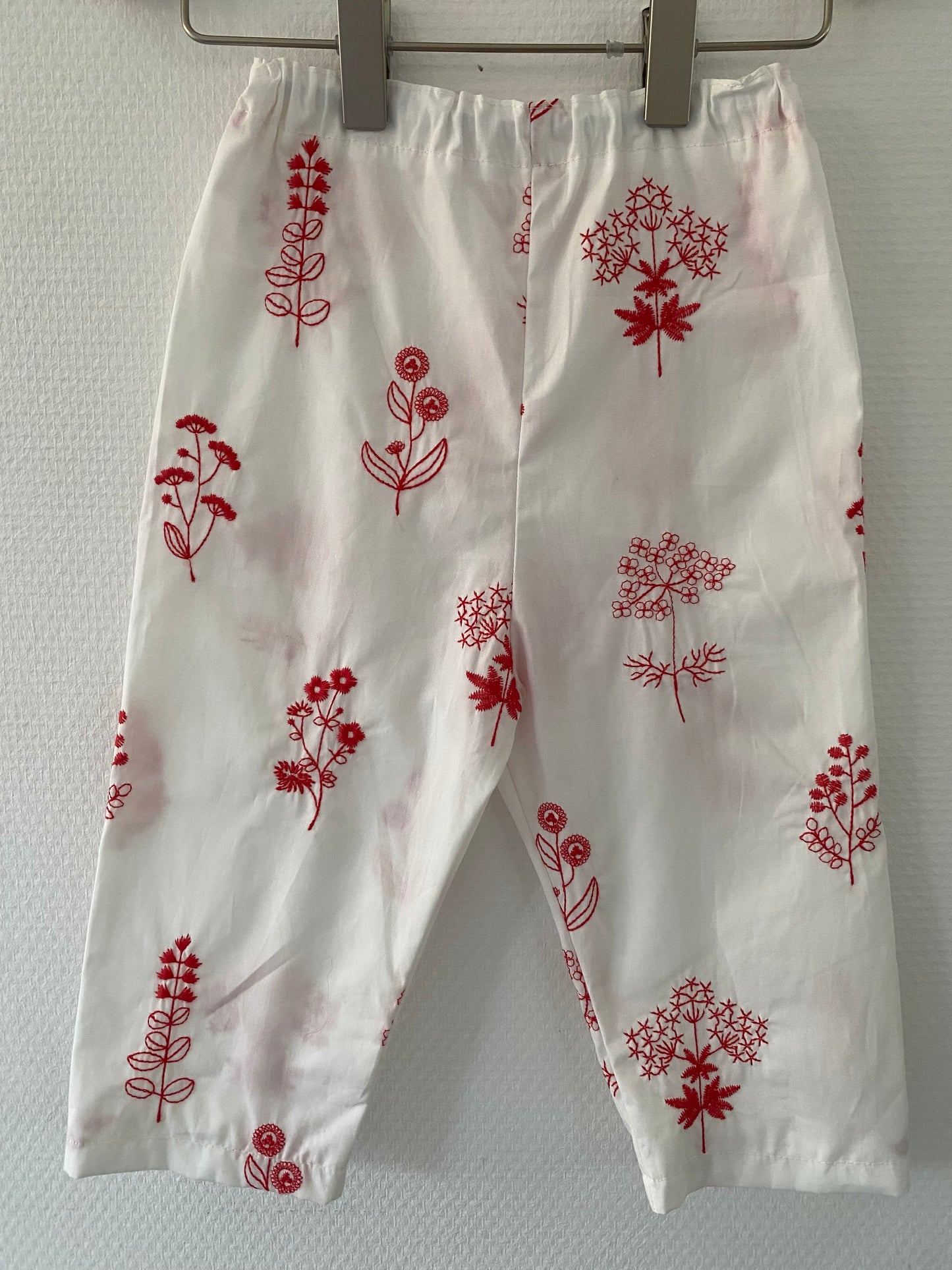 Røde broderi bukser - str. 86